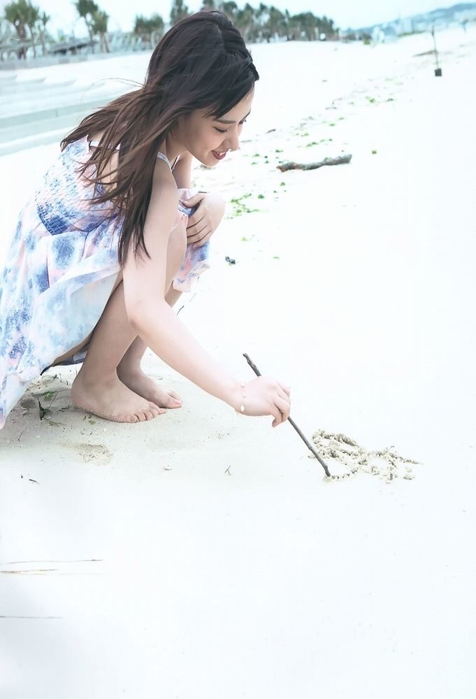 山田菜々 画像090
