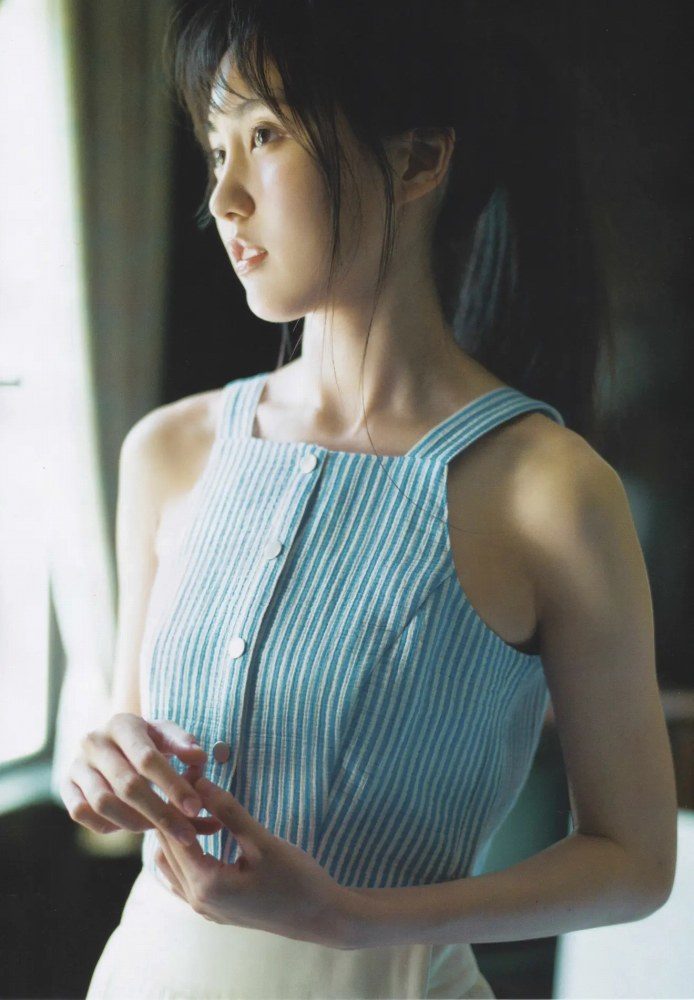賀喜遥香 画像004
