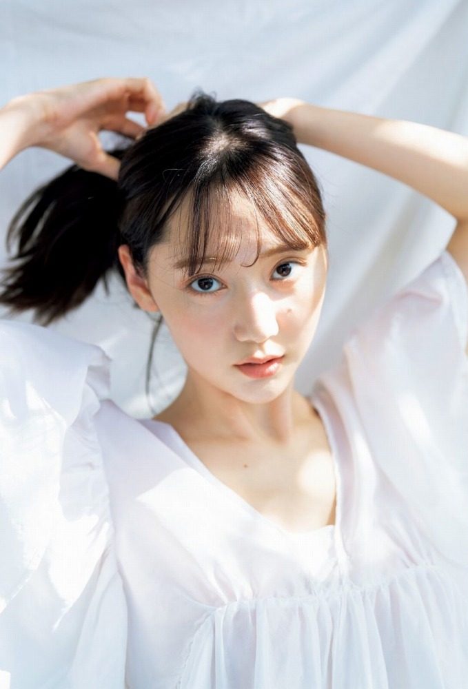 高井真菜 画像008