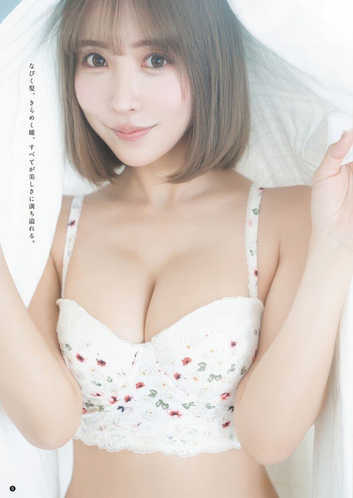 三上悠亜 画像004