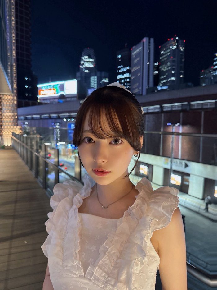 千星真穂 画像036