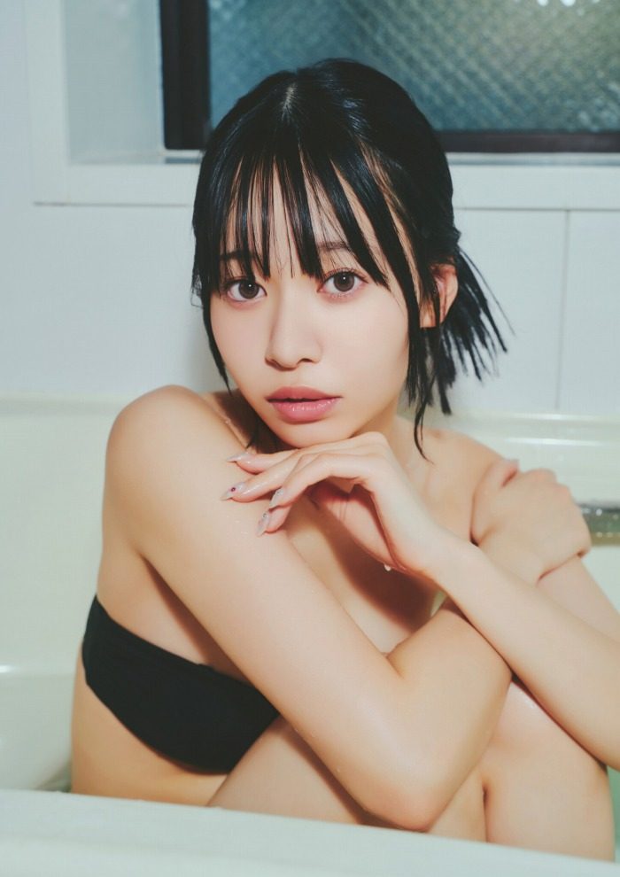 千星真穂 画像073