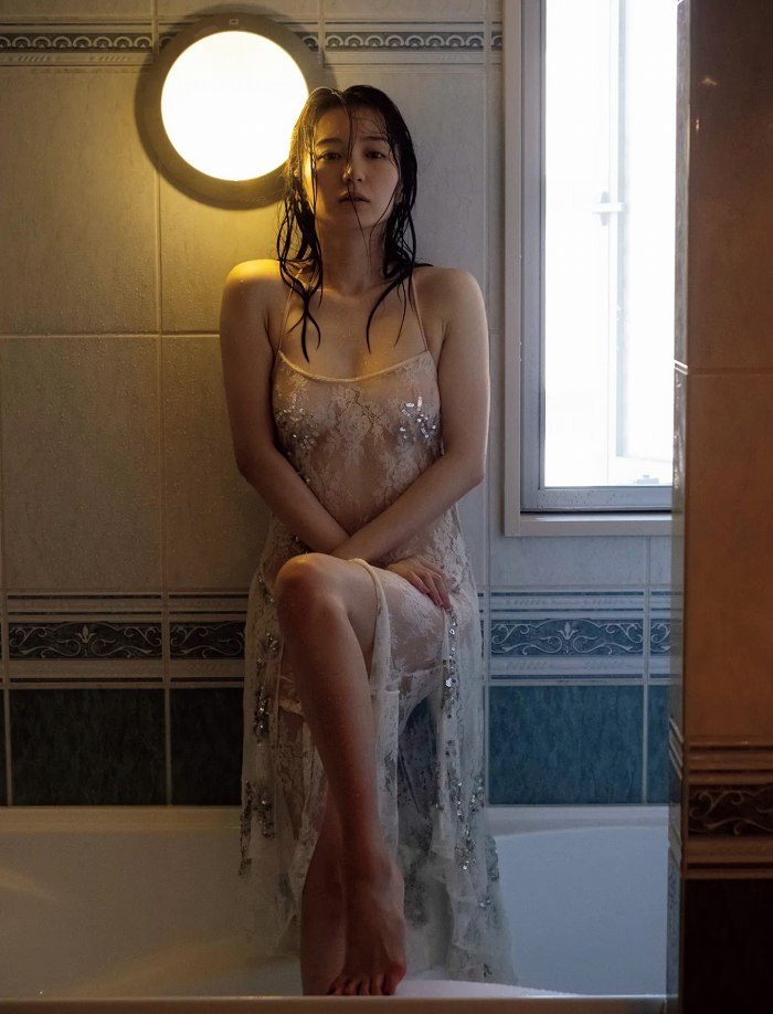 高田里穂 画像003