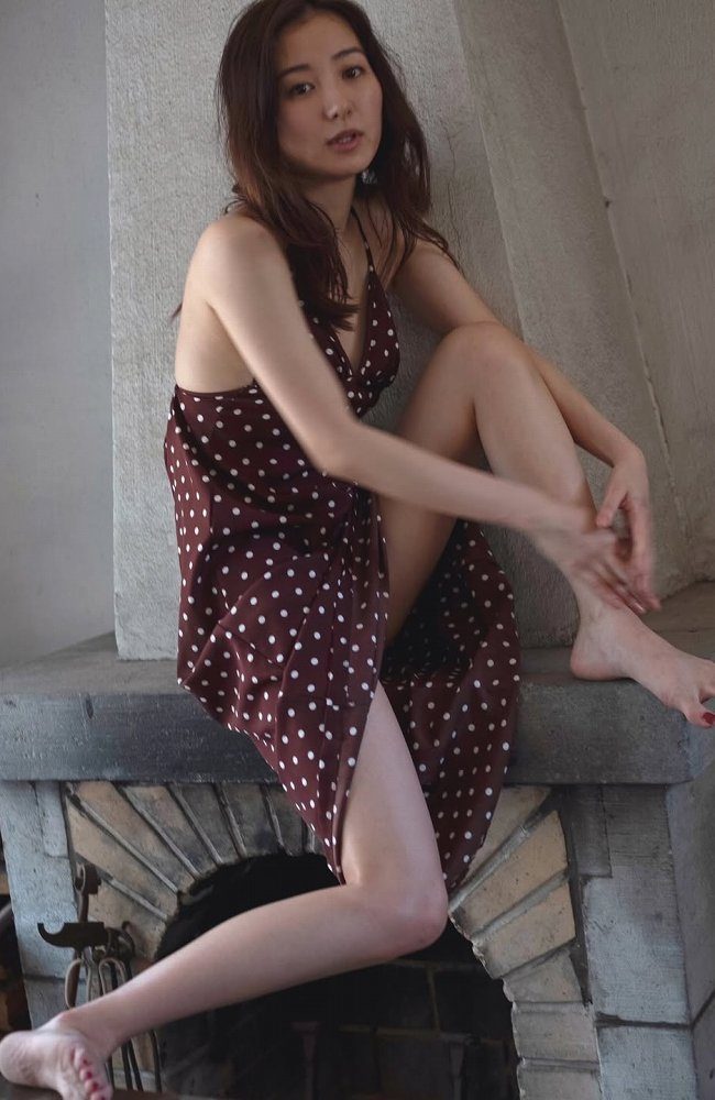 高田里穂 画像008