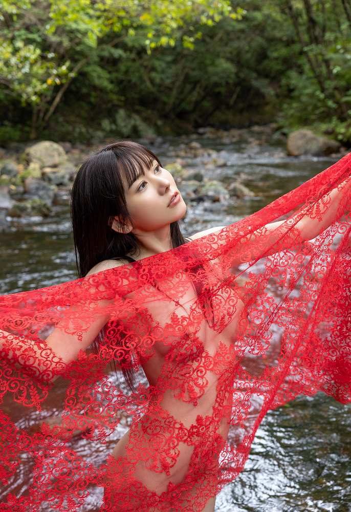 五日市芽依 画像009