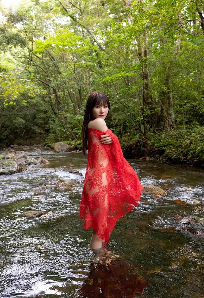 五日市芽依 画像010