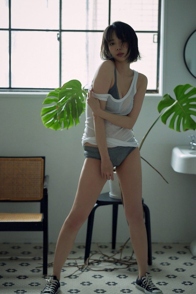 岡田紗佳 画像005