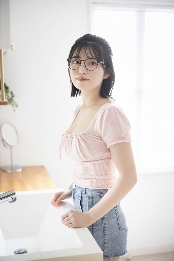 石浜芽衣 画像006