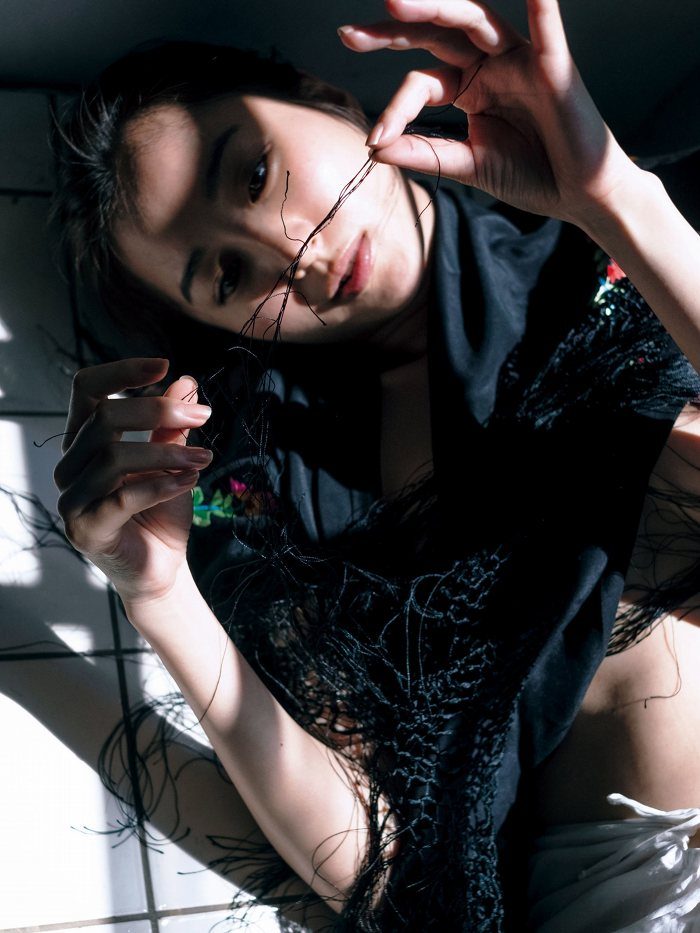 高田里穂 画像001