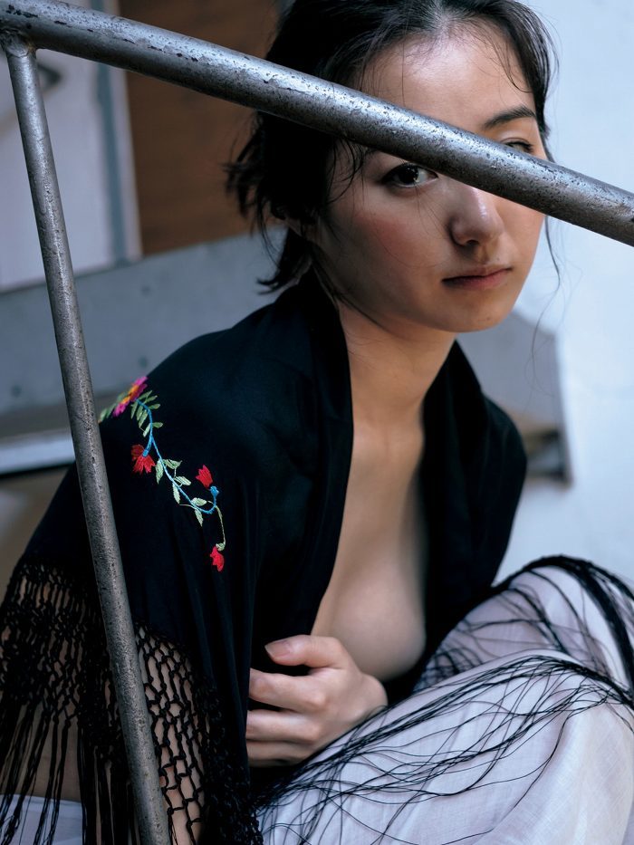 高田里穂 画像006