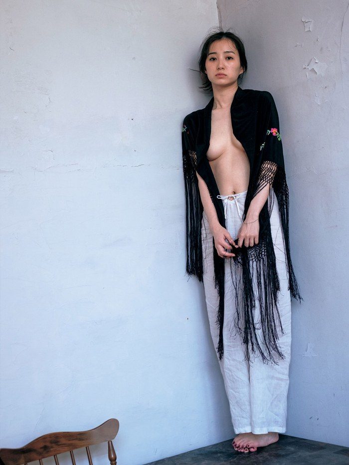 高田里穂 画像012