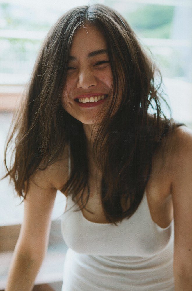 片山萌美 画像001