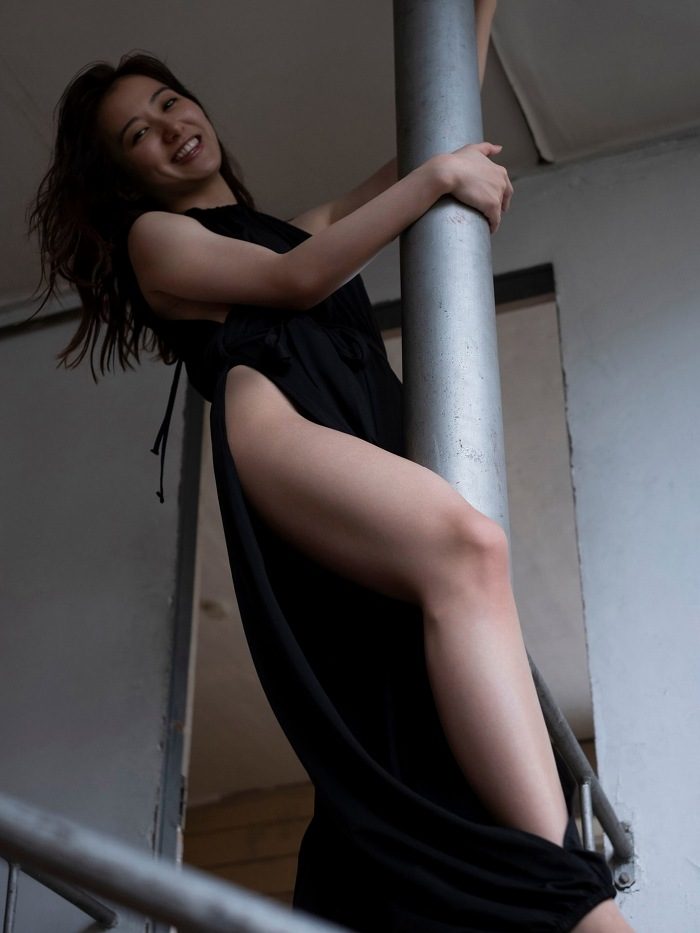 高田里穂 画像003