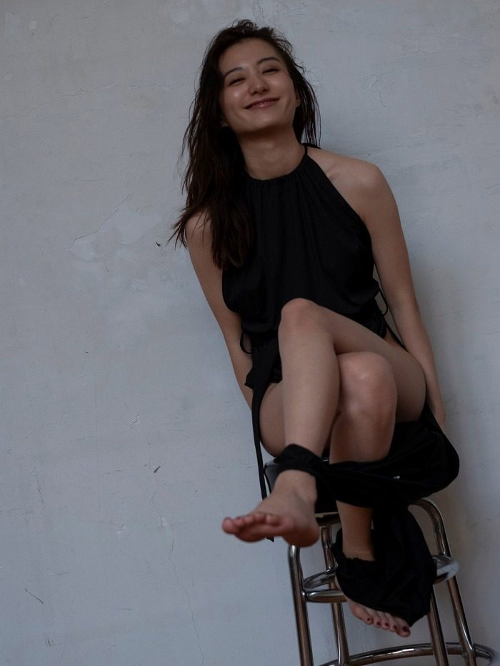 高田里穂 画像004