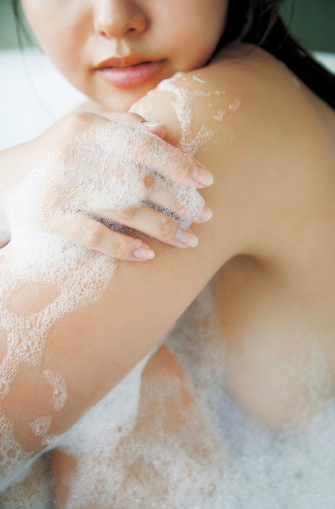 本郷柚巴 画像008