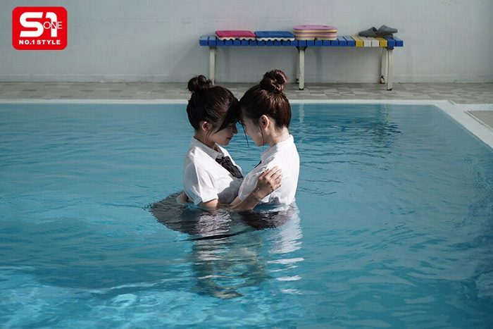 三田真鈴 画像047