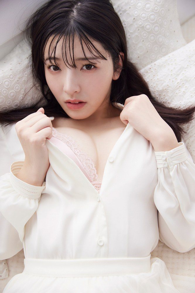 彩月七緒 画像020