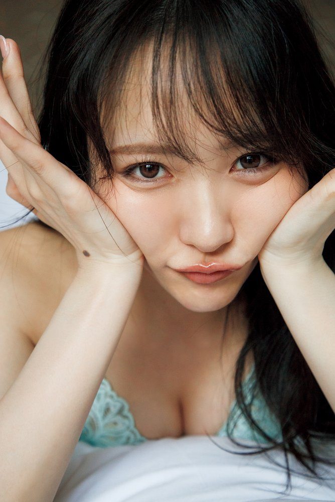 石田千穂 画像002
