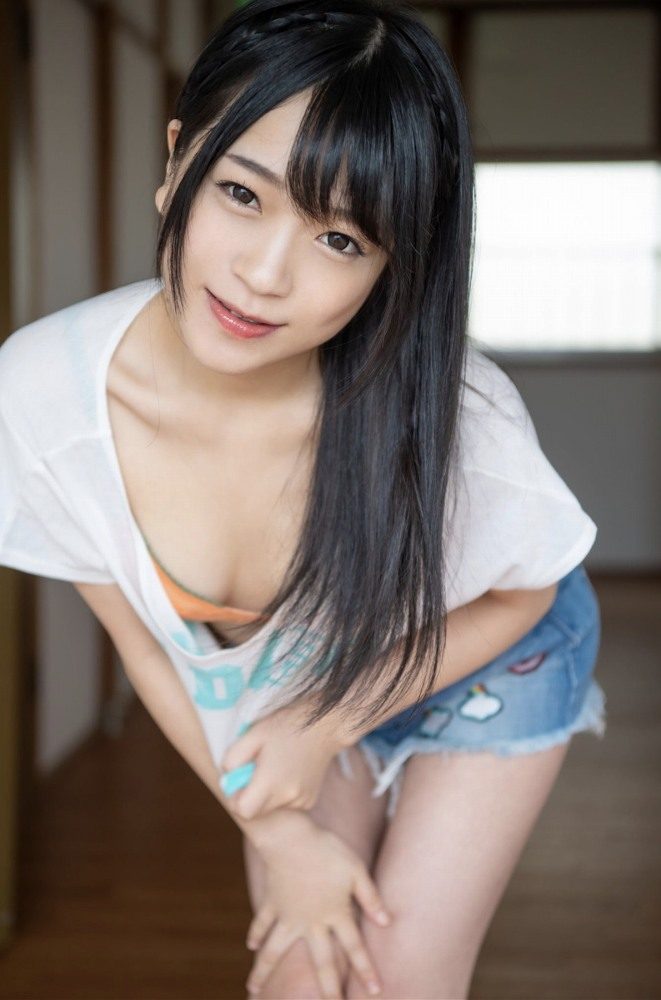 南梨央奈 画像023