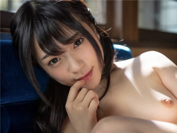 南梨央奈 画像046
