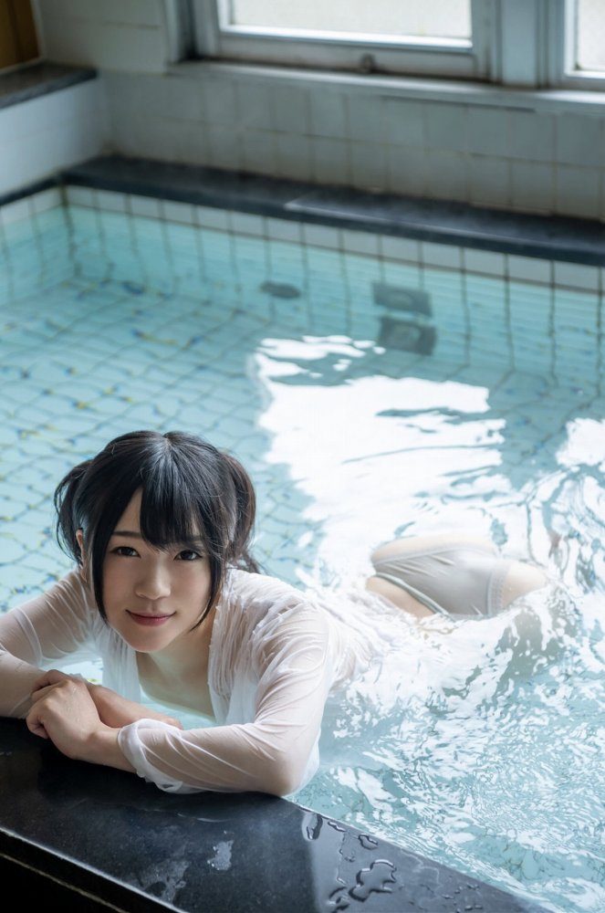 南梨央奈 画像051