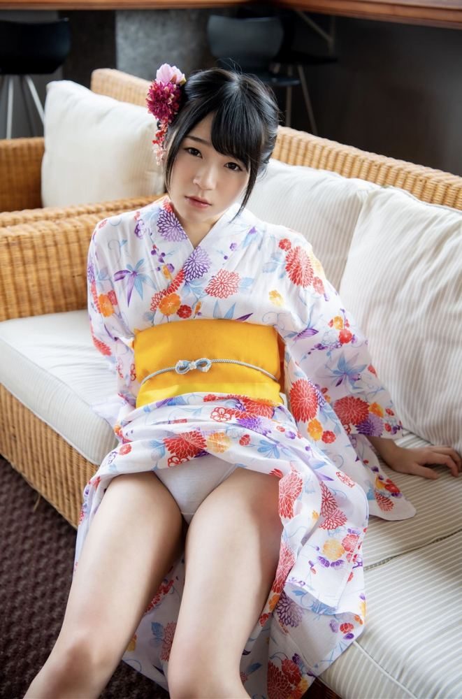 南梨央奈 画像084